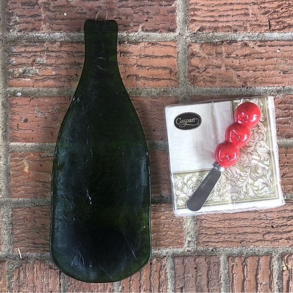 Melted Recycled Green Glass Wine Bottle Cheese Tray, Tomato Spreader & Napkins - Picture 2 of 4